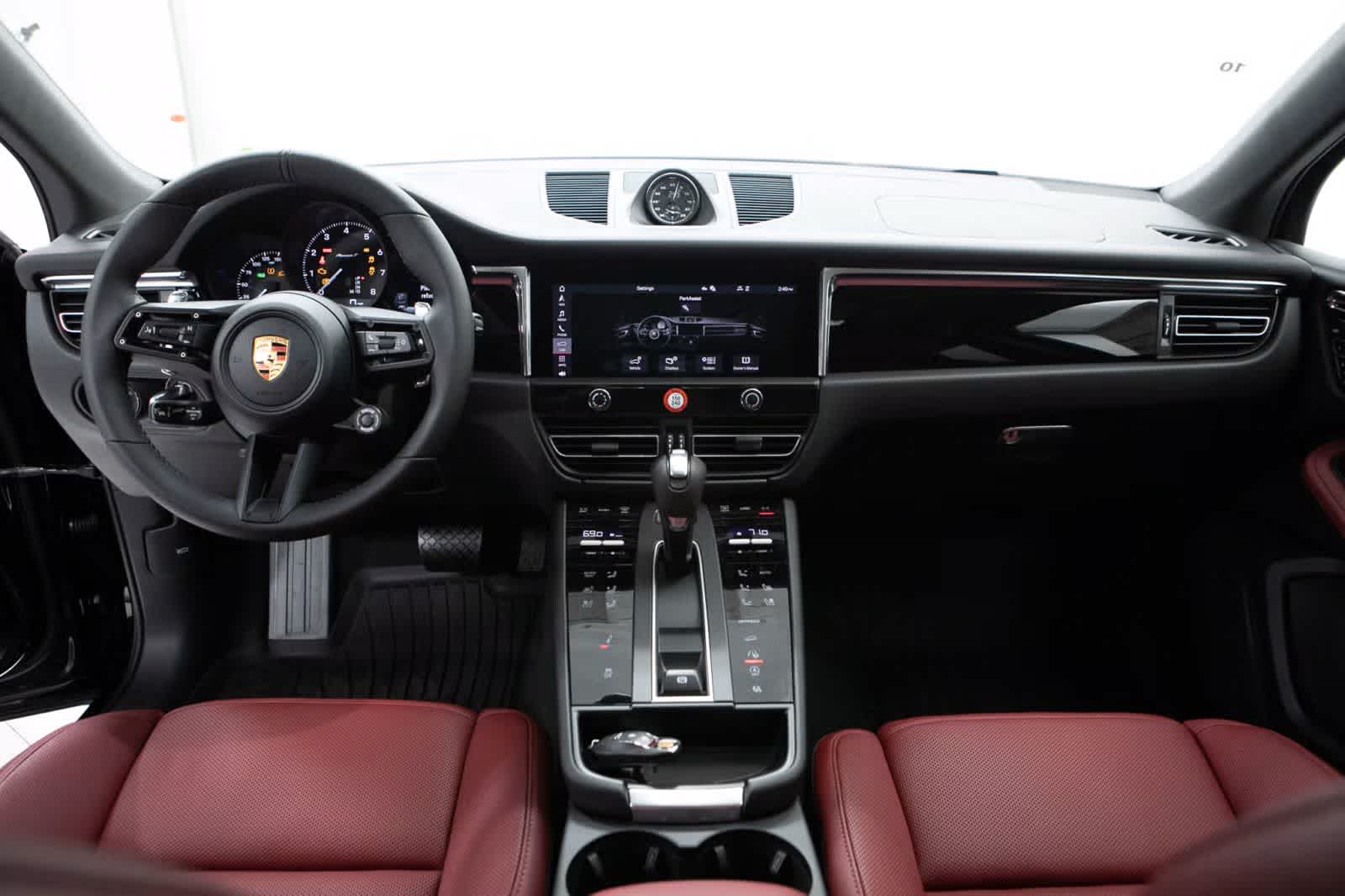 Thumbnail: 2026 Porsche Macan - 13