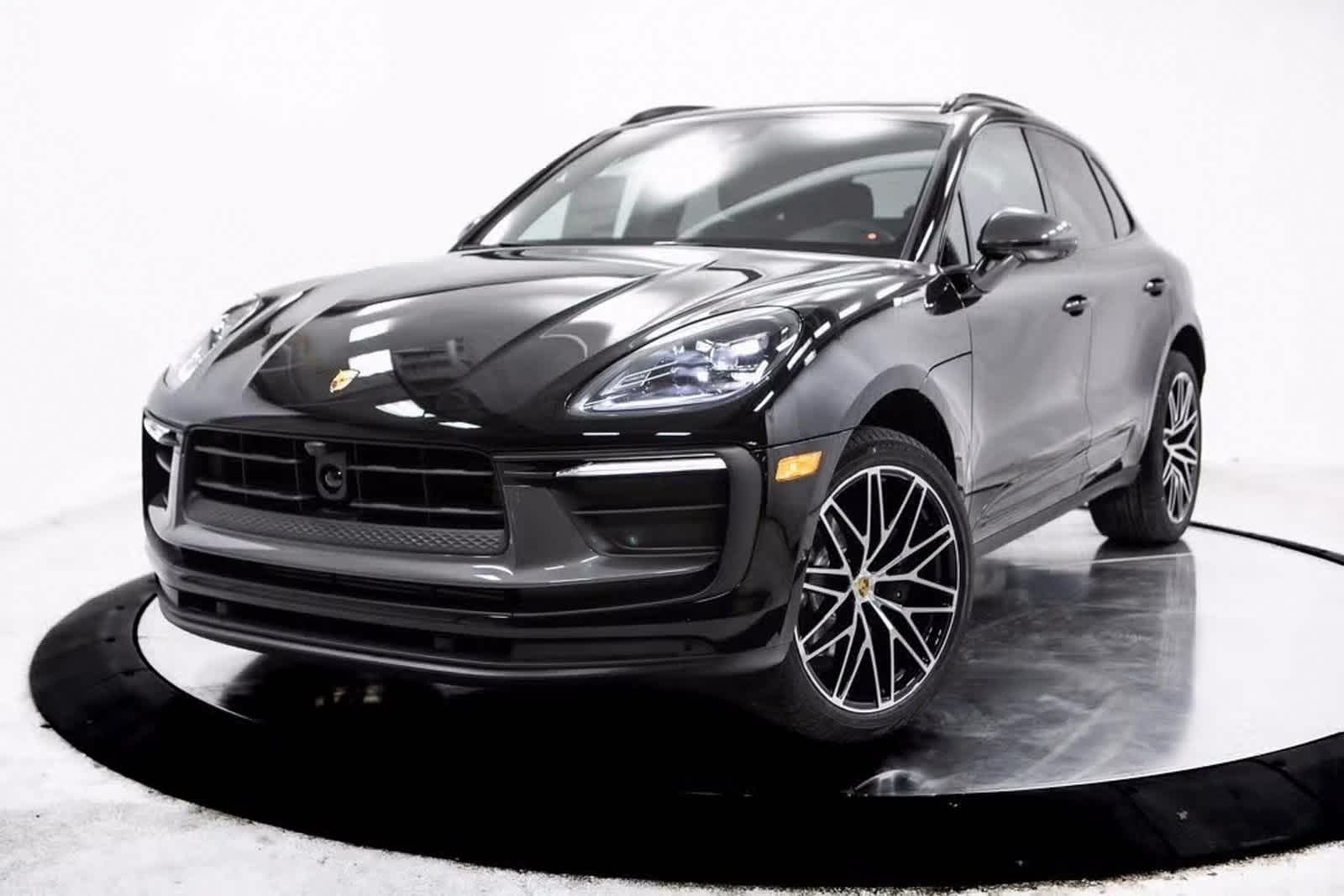 2025 Porsche Macan T