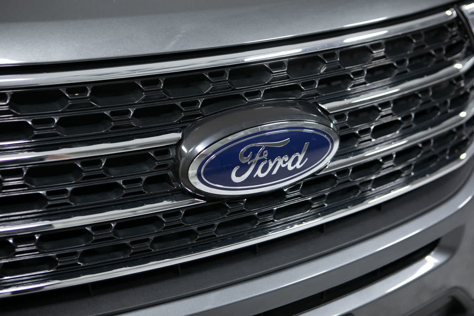 Thumbnail: 2023 Ford Explorer - 17