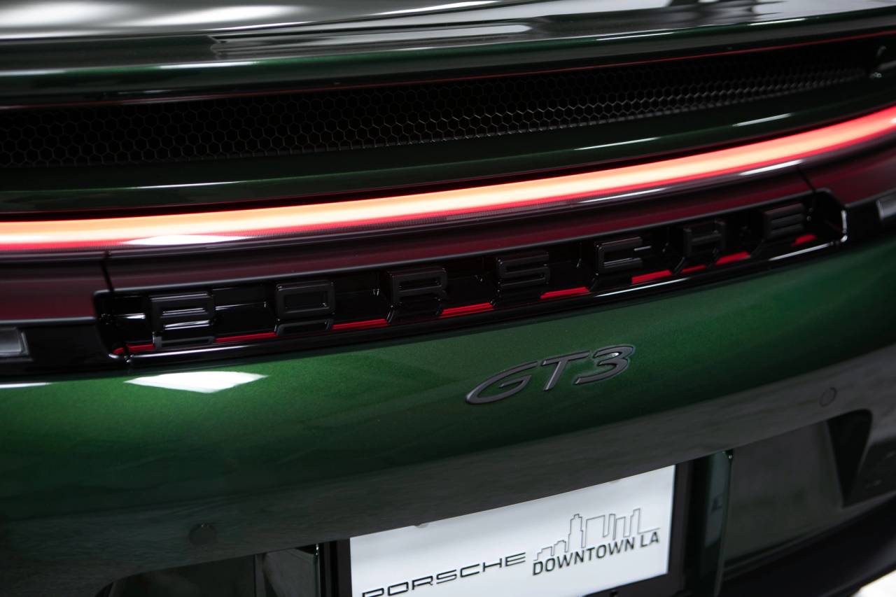 Thumbnail: 2026 Porsche 911 - 16