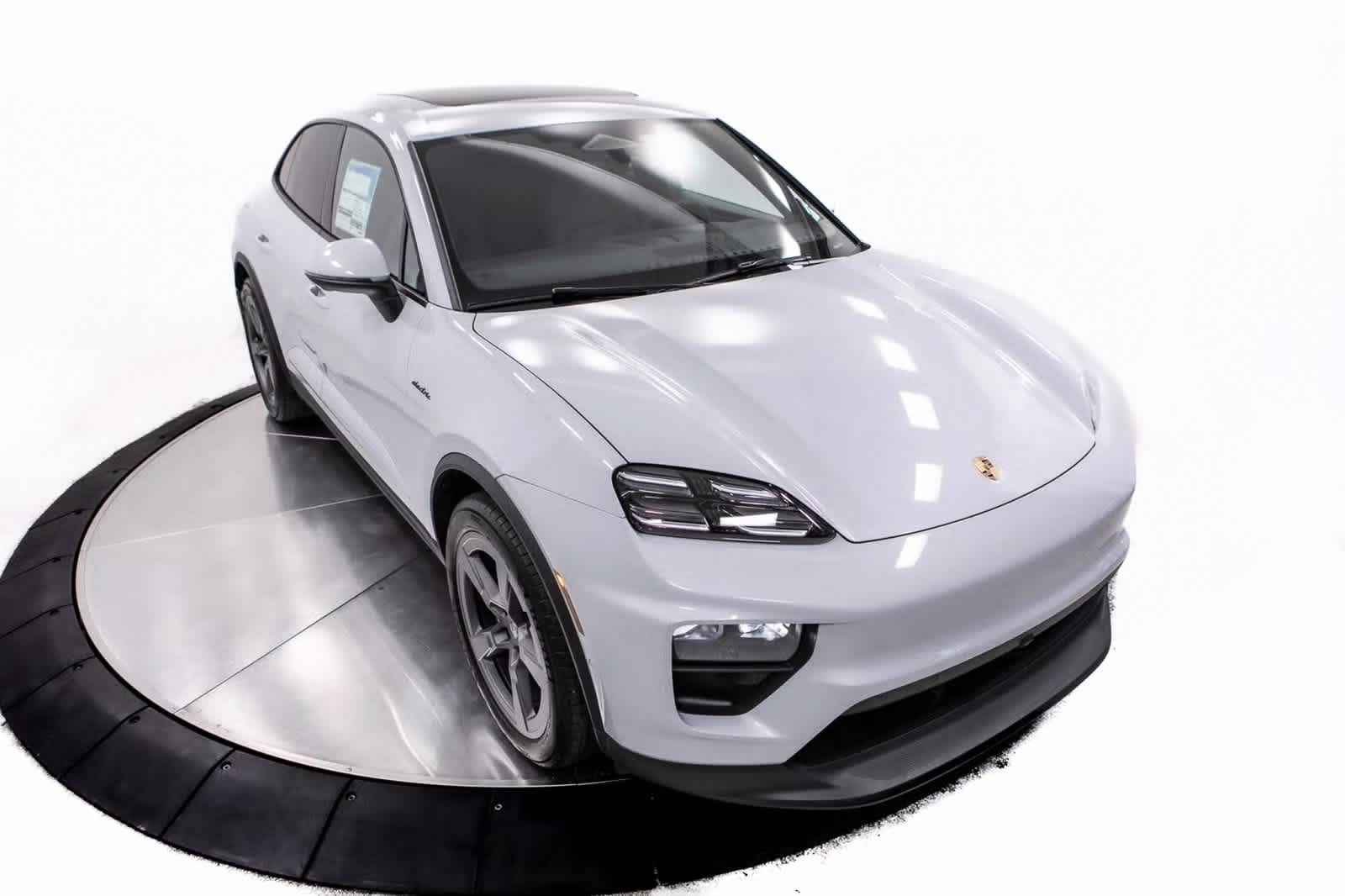 Thumbnail: 2025 Porsche Macan - 38