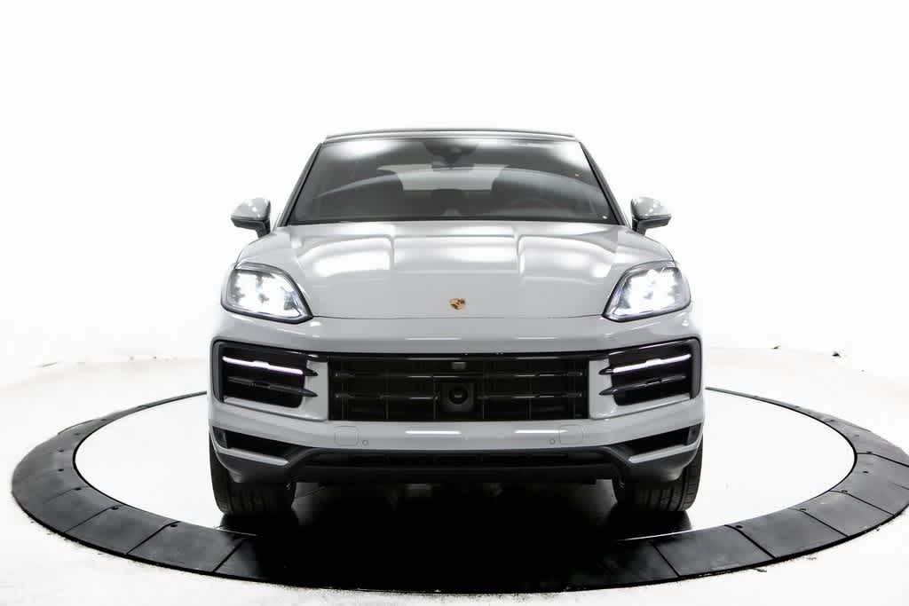 Thumbnail: 2025 Porsche  - 10