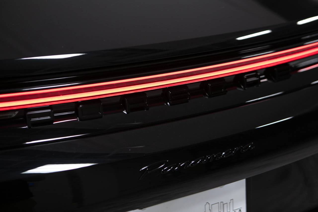 Thumbnail: 2026 Porsche Panamera - 15