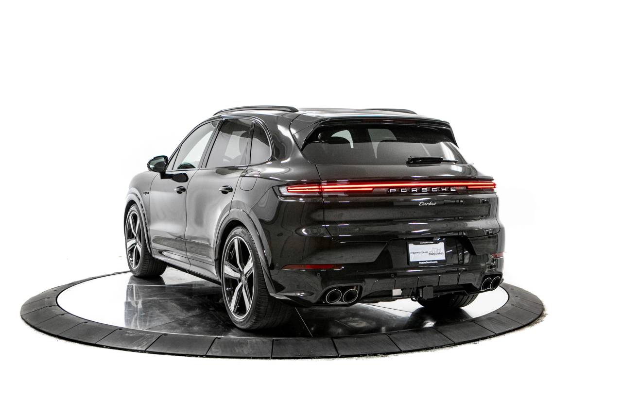 Thumbnail: 2026 Porsche Cayenne - 3