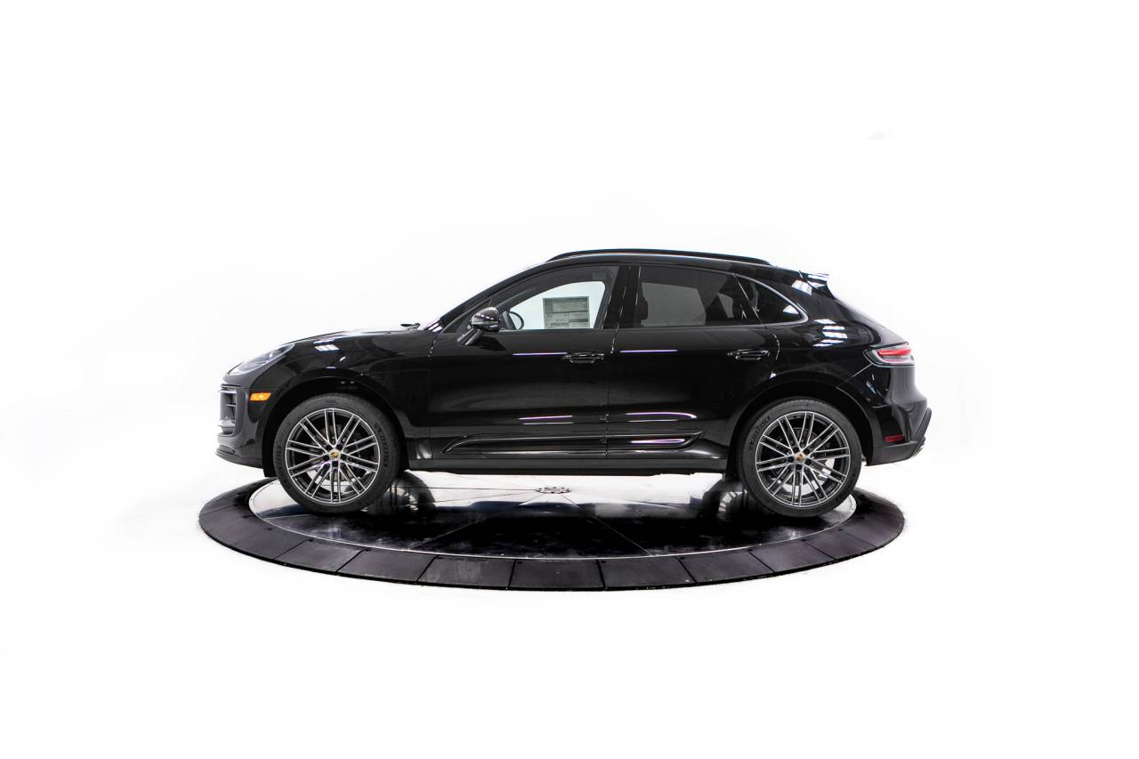 Thumbnail: 2026 Porsche Macan - 2