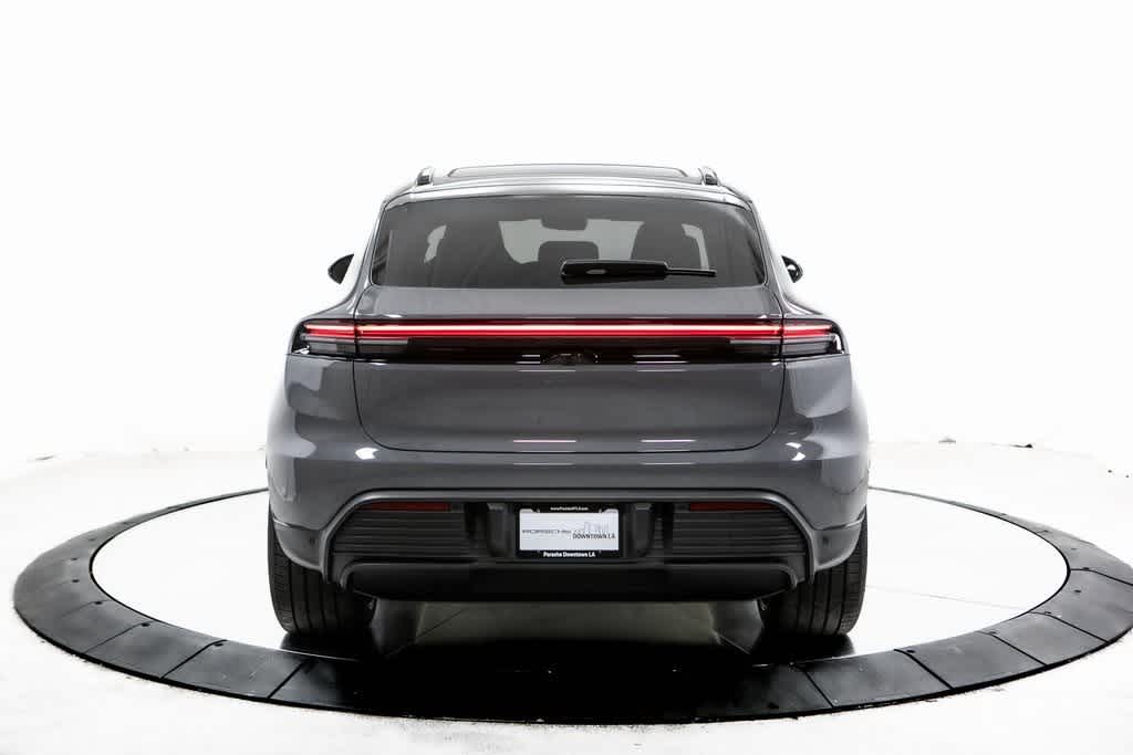 Thumbnail: 2025 Porsche Macan - 6