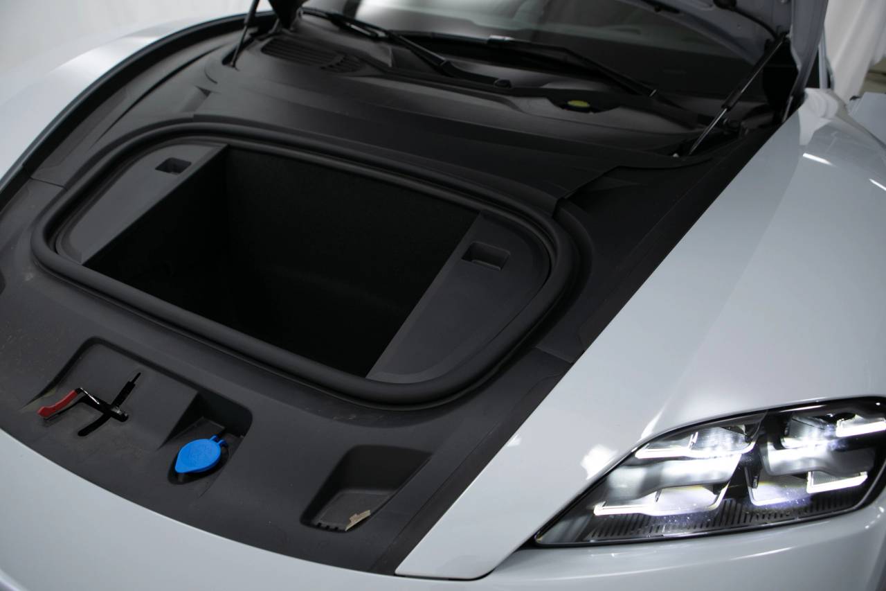 Thumbnail: 2026 Porsche Taycan - 39