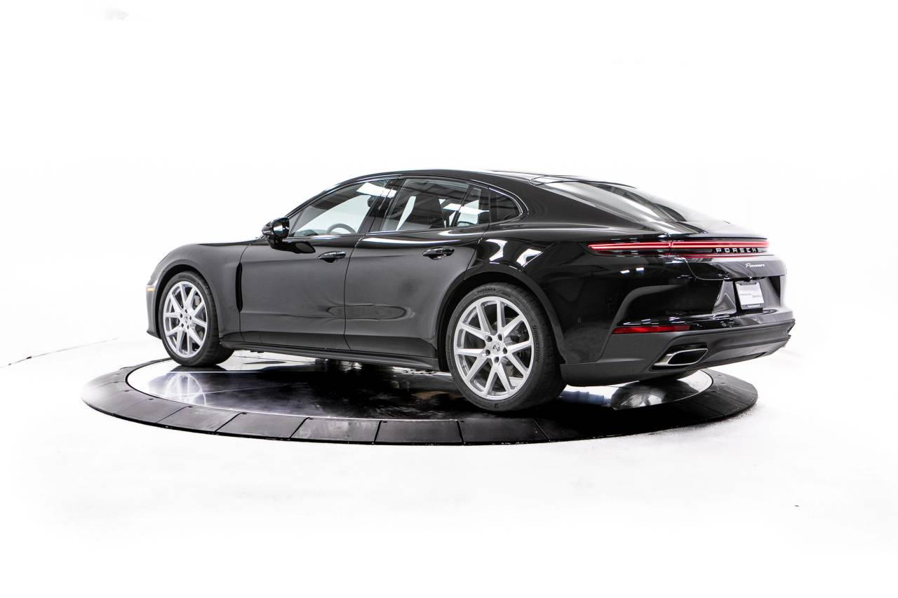 2026 Porsche Panamera 4 photo 3