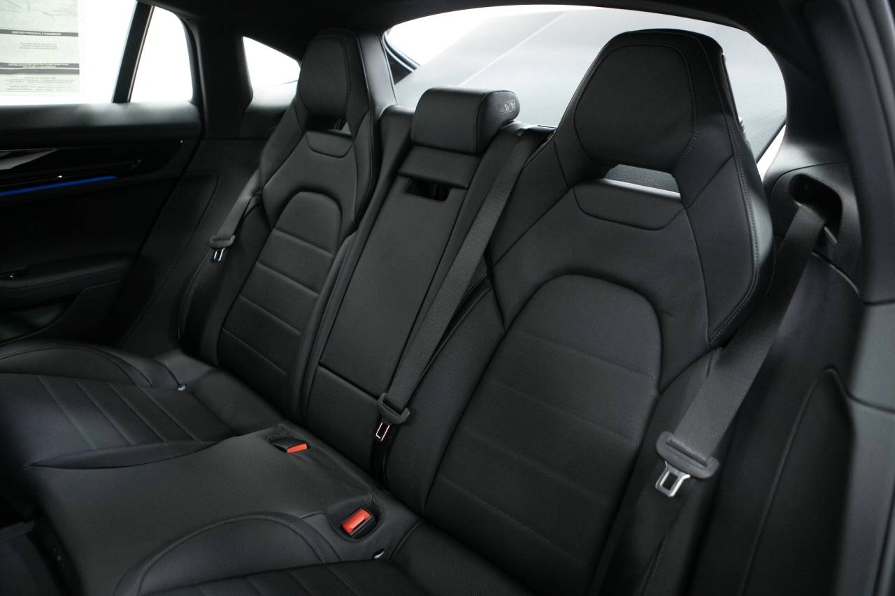 Thumbnail: 2026 Porsche Panamera - 36