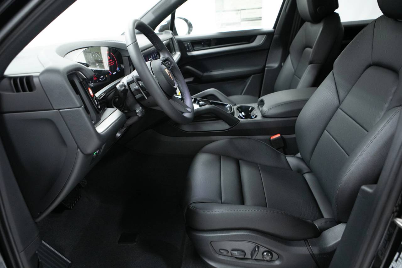 Thumbnail: 2026 Porsche Cayenne - 23