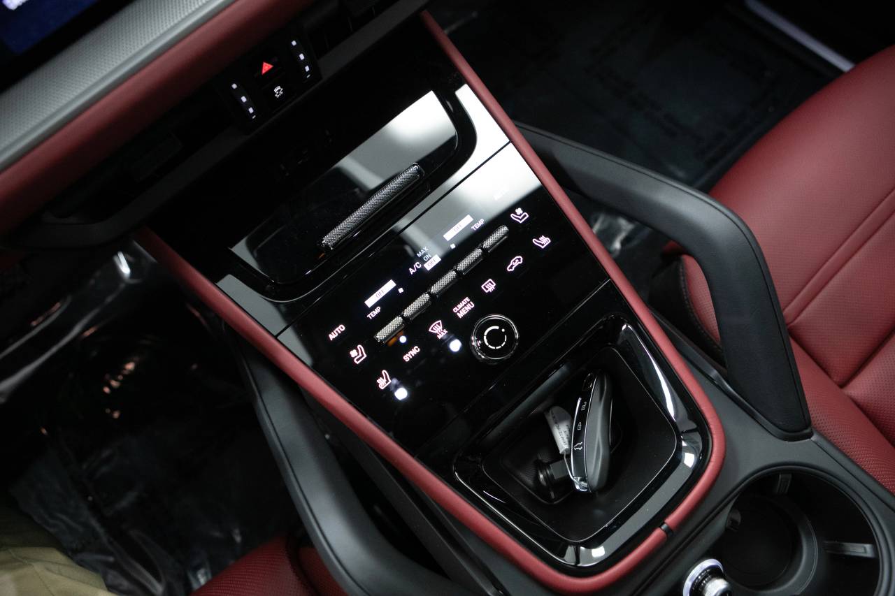 Thumbnail: 2026 Porsche Cayenne - 28