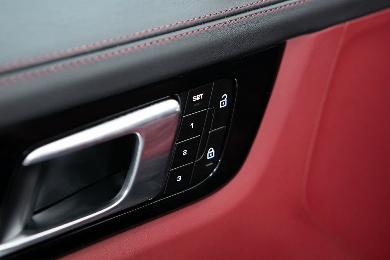 Thumbnail: 2023 Porsche Cayenne - 19