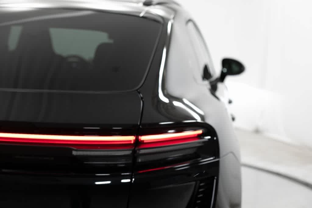 Thumbnail: 2025 Porsche Macan - 24