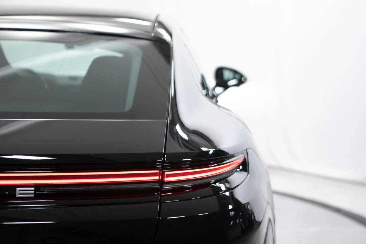 Thumbnail: 2026 Porsche Panamera - 18