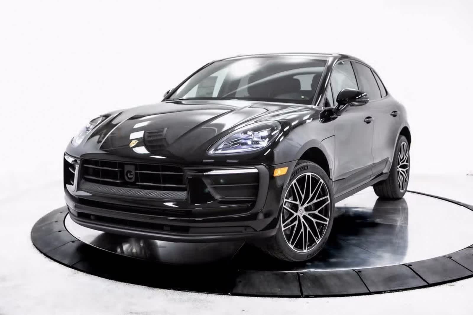 Thumbnail: 2025 Porsche Macan - 1