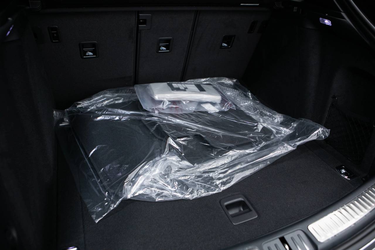 Thumbnail: 2026 Porsche Macan - 39