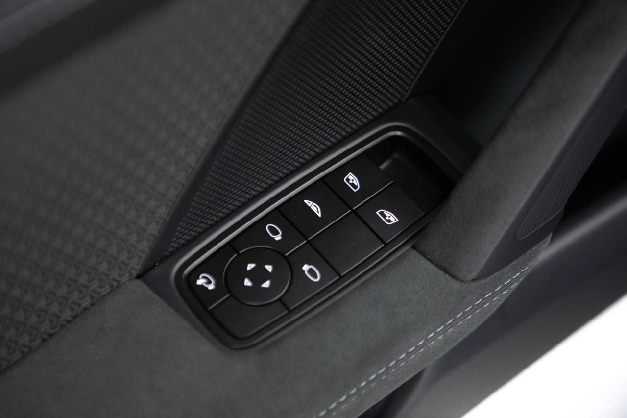 Thumbnail: 2026 Porsche 911 - 25