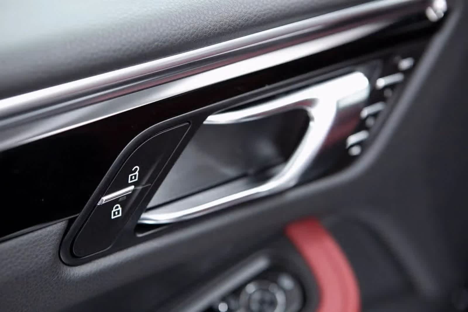 Thumbnail: 2025 Porsche Macan - 20