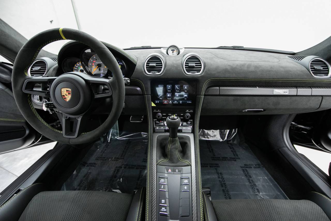 Thumbnail: 2025 Porsche  - 20