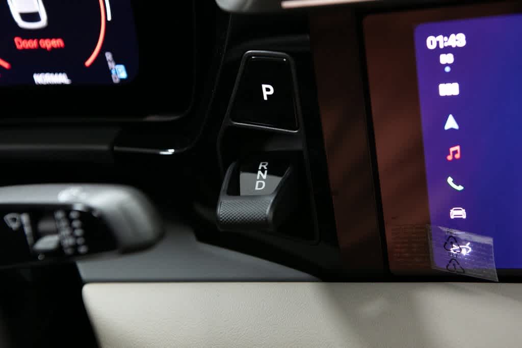 Thumbnail: 2025 Porsche Macan - 26