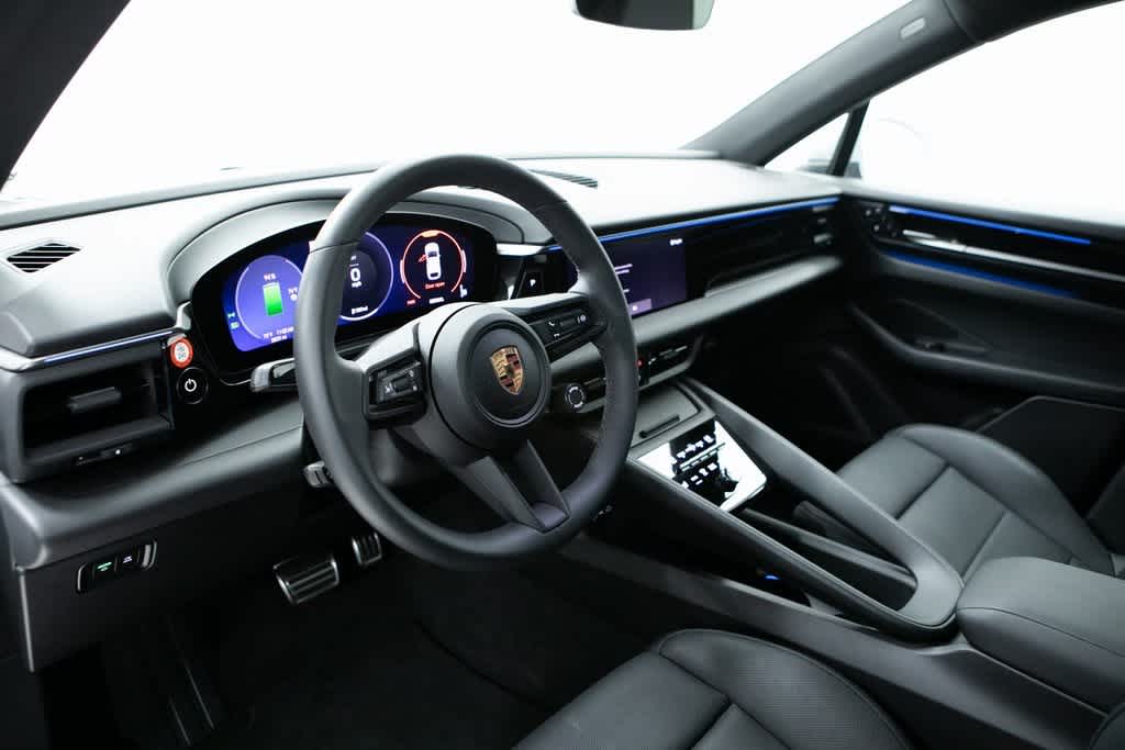 2025 Porsche Macan Electric photo 4