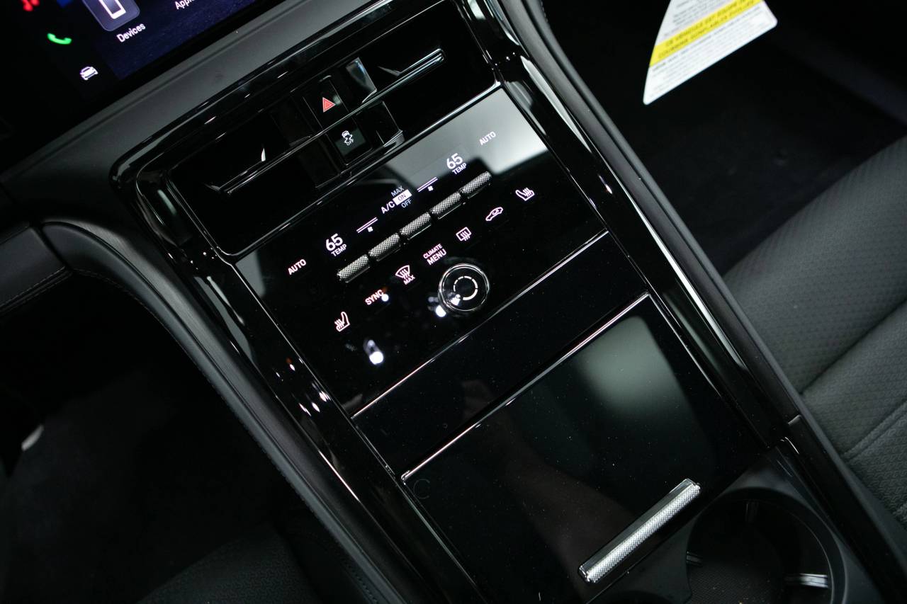 Thumbnail: 2026 Porsche Panamera - 29