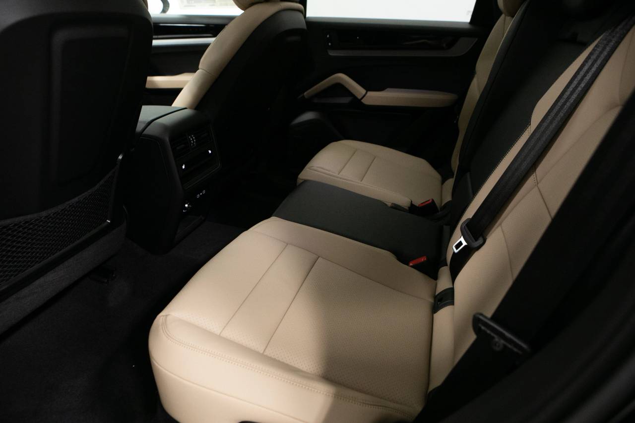 Thumbnail: 2026 Porsche Cayenne - 34