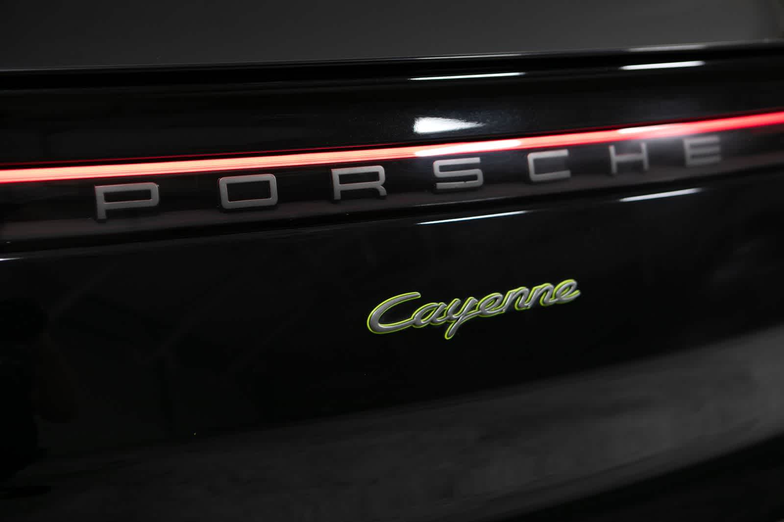 Thumbnail: 2023 Porsche Cayenne - 19