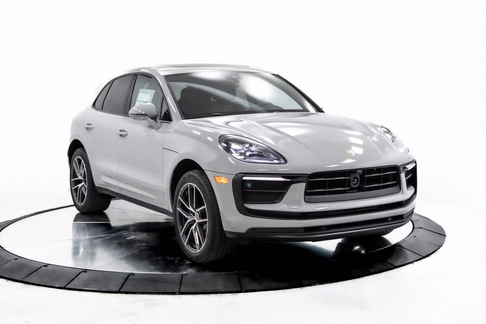 Thumbnail: 2025 Porsche Macan - 9