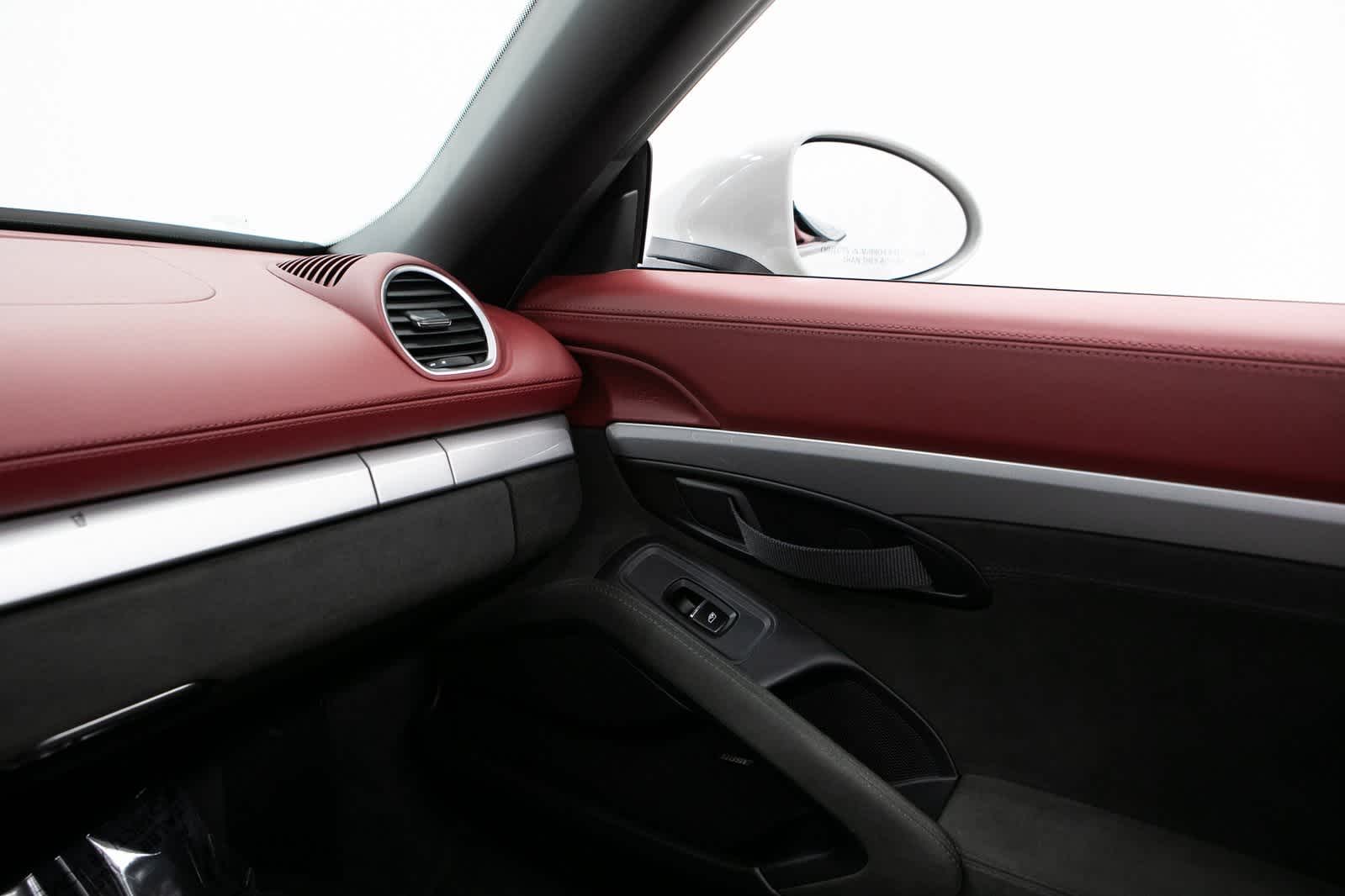 Thumbnail: 2022 Porsche  - 22