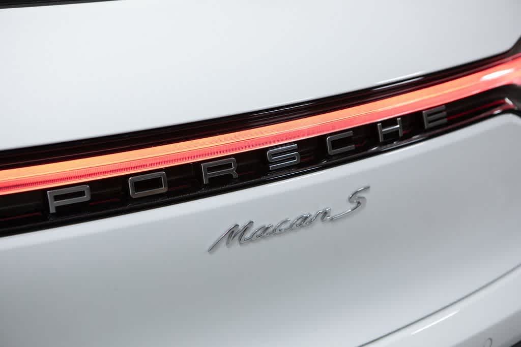 Thumbnail: 2025 Porsche Macan - 37