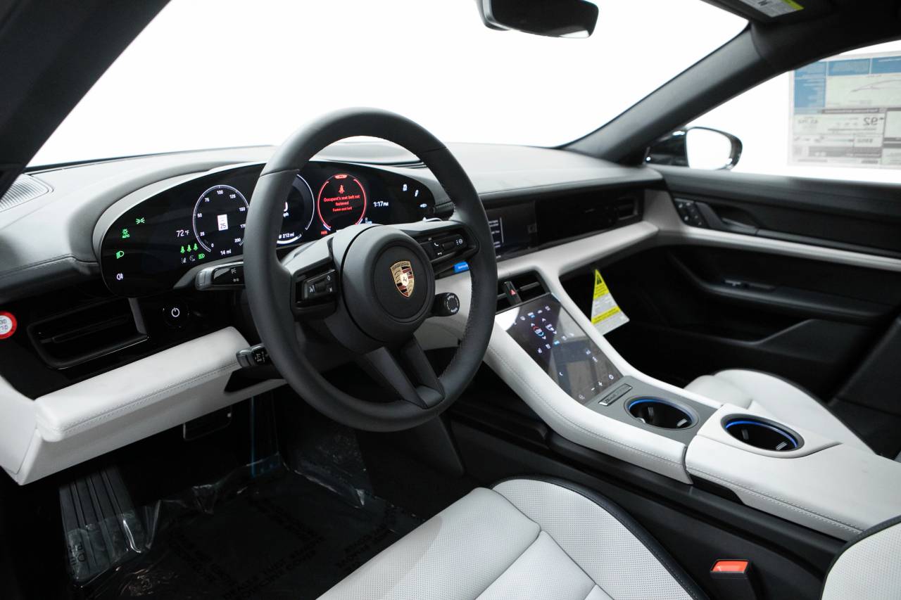 Thumbnail: 2026 Porsche Taycan - 4