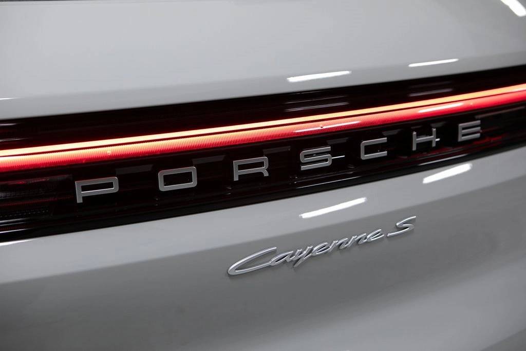 Thumbnail: 2025 Porsche Cayenne - 38