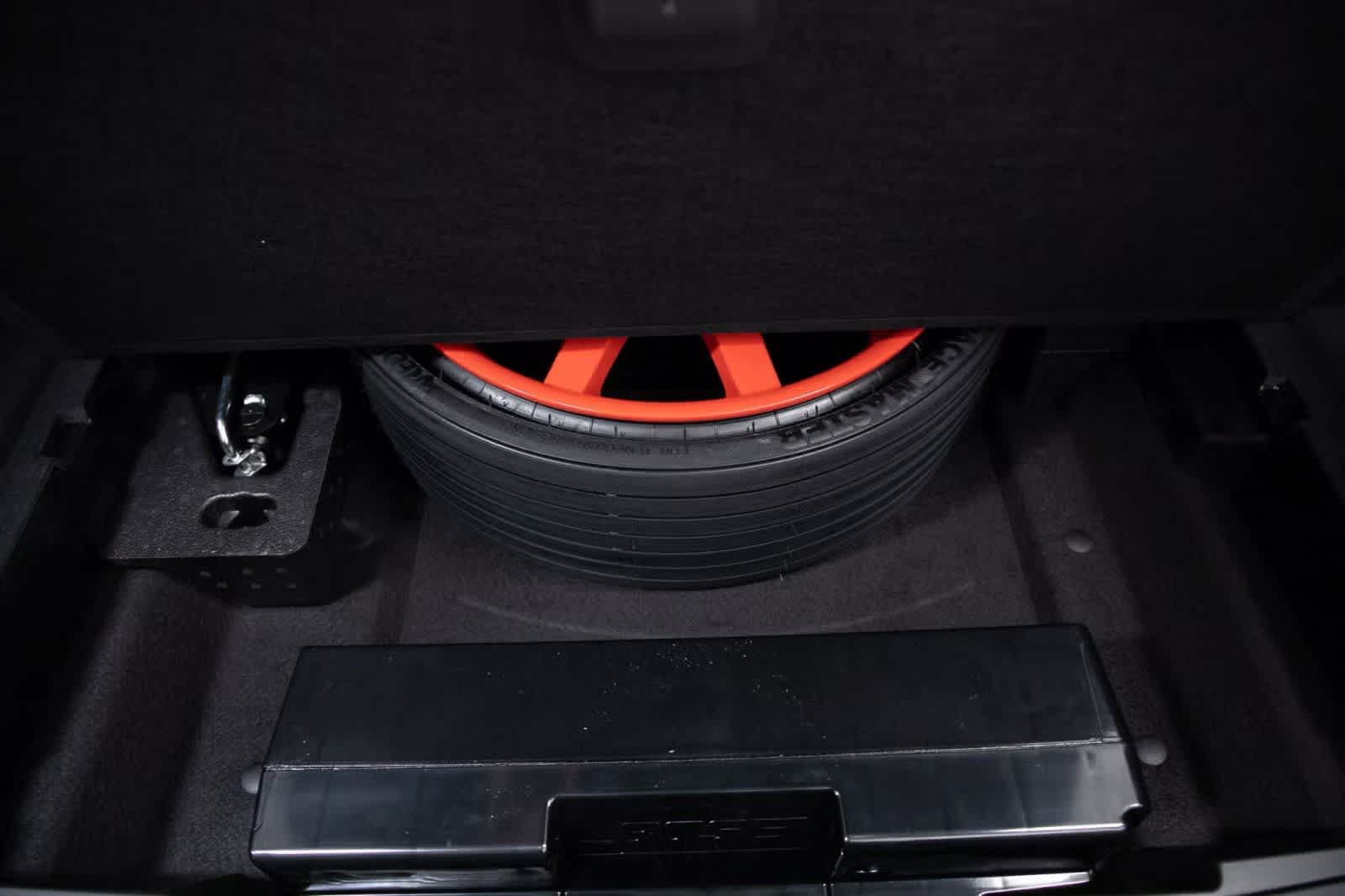 Thumbnail: 2025 Porsche Macan - 32