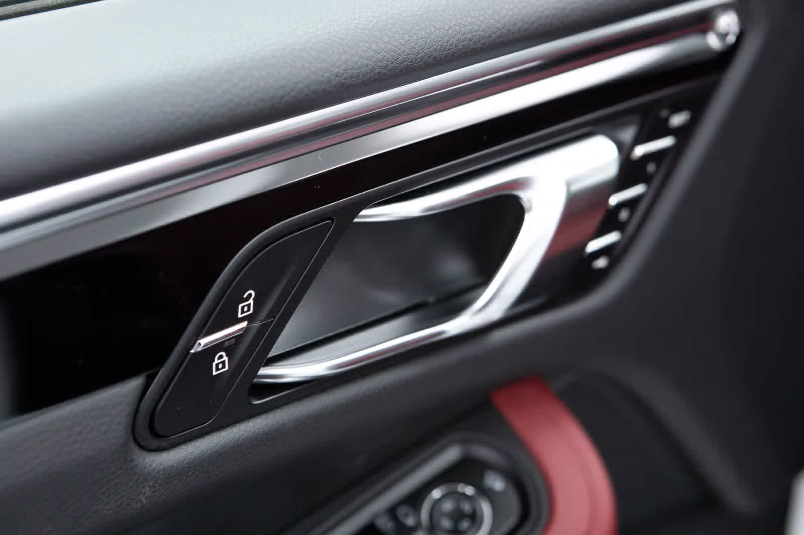 Thumbnail: 2025 Porsche Macan - 26