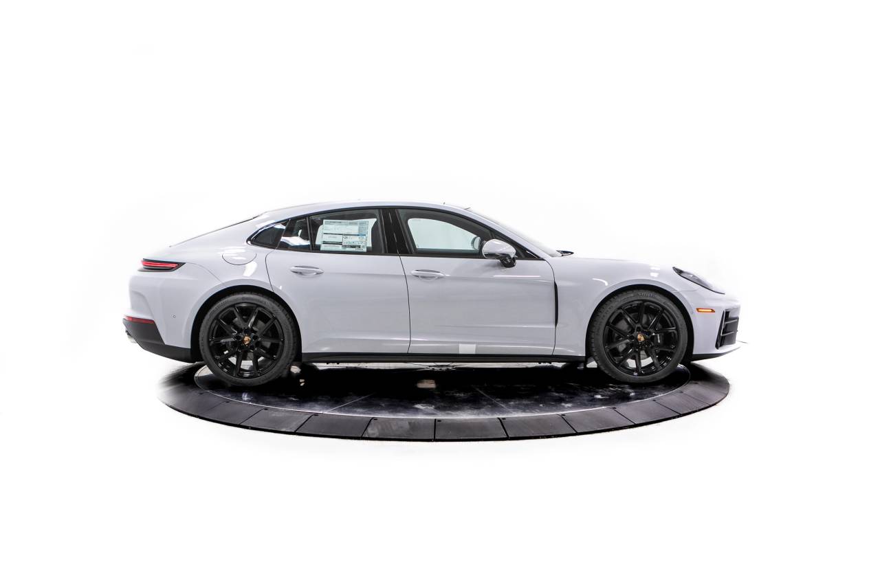 Thumbnail: 2026 Porsche Panamera - 8