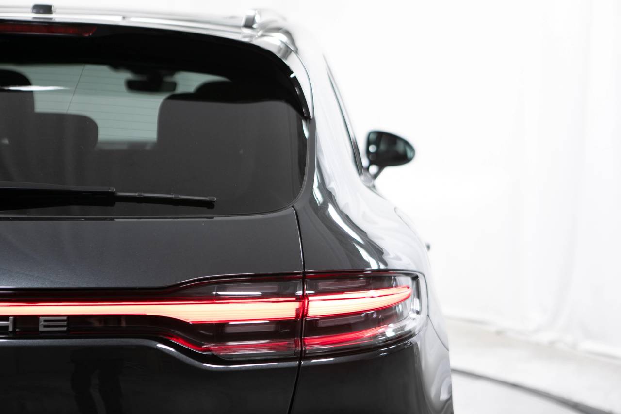 Thumbnail: 2026 Porsche Macan - 18