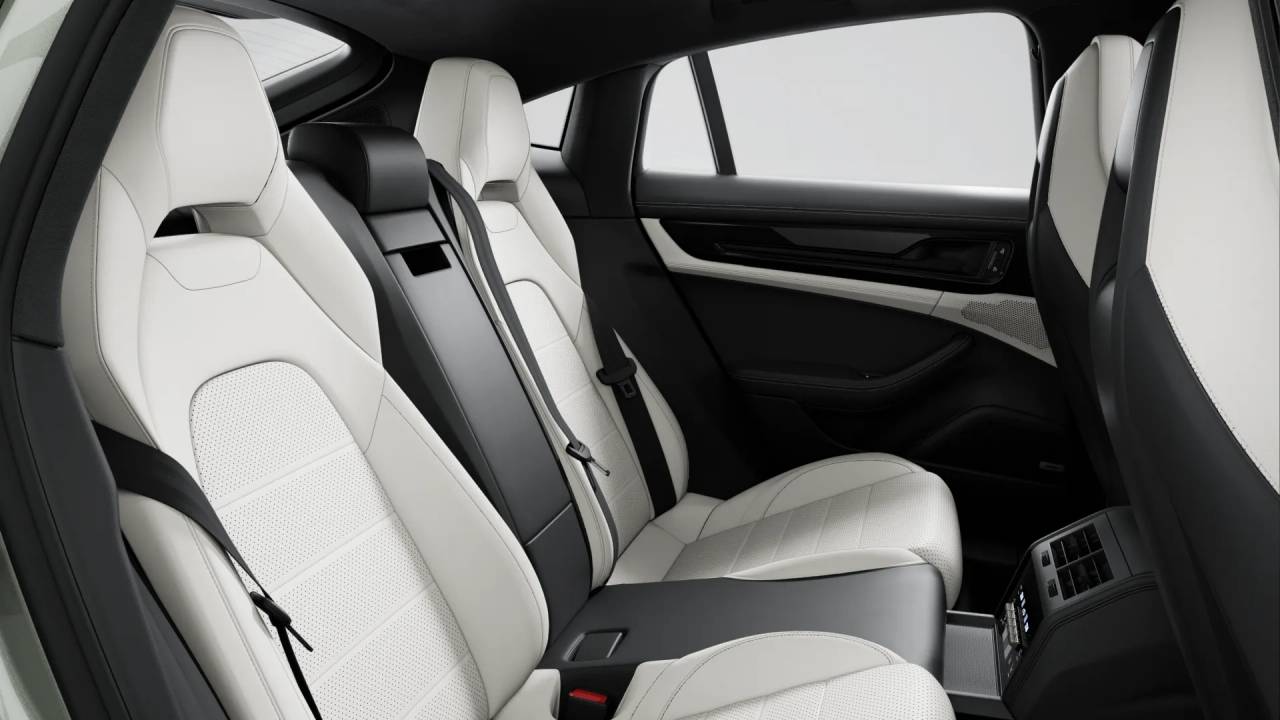 Thumbnail: 2026 Porsche Panamera - 11