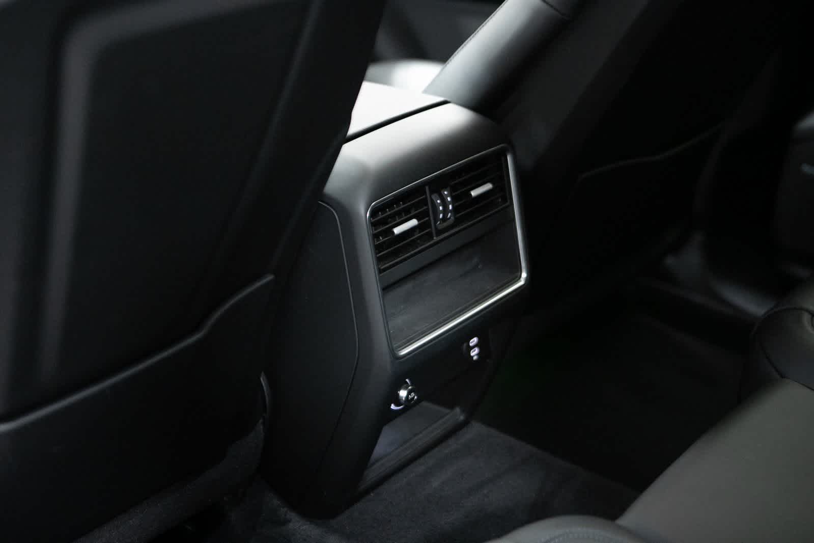 Thumbnail: 2022 Porsche Cayenne - 28