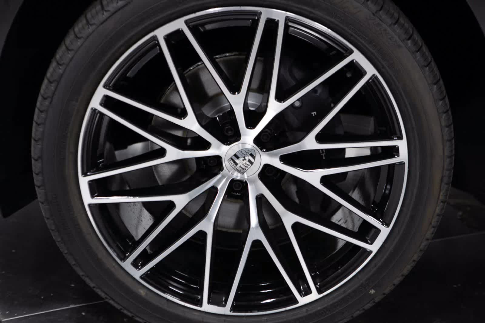 Thumbnail: 2026 Porsche Macan - 11