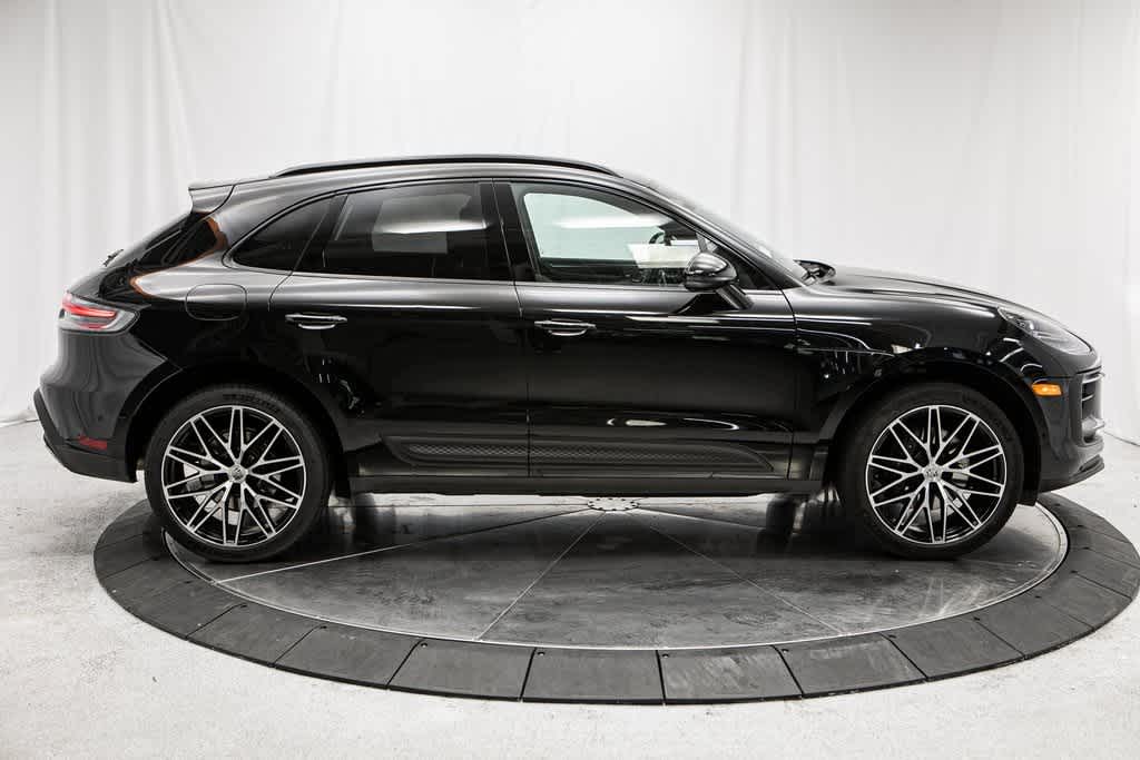 Thumbnail: 2024 Porsche Macan - 6