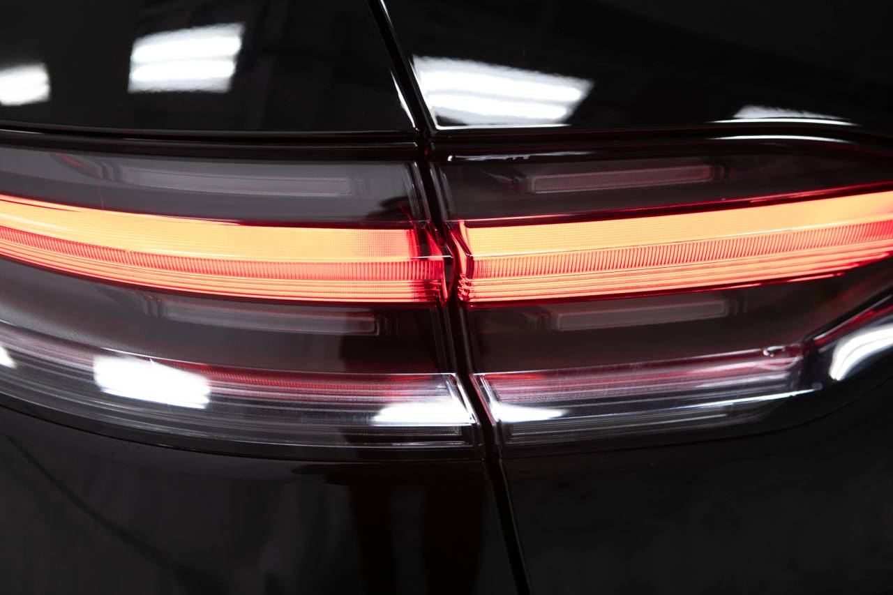 Thumbnail: 2026 Porsche Macan - 15