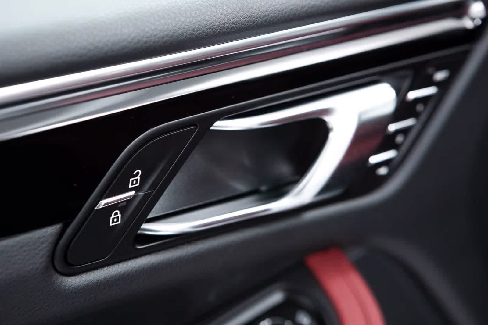 Thumbnail: 2026 Porsche Macan - 25