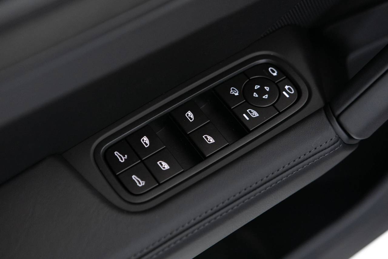 Thumbnail: 2026 Porsche  - 25