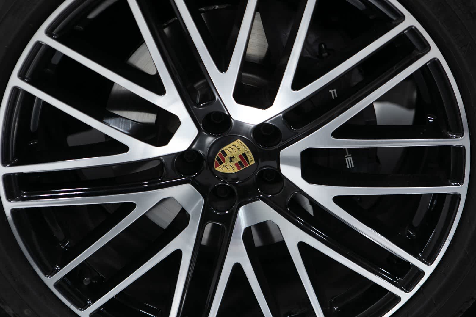 Thumbnail: 2026 Porsche Macan - 11