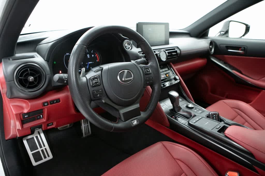 2023 Lexus IS 350 F SPORT photo 4