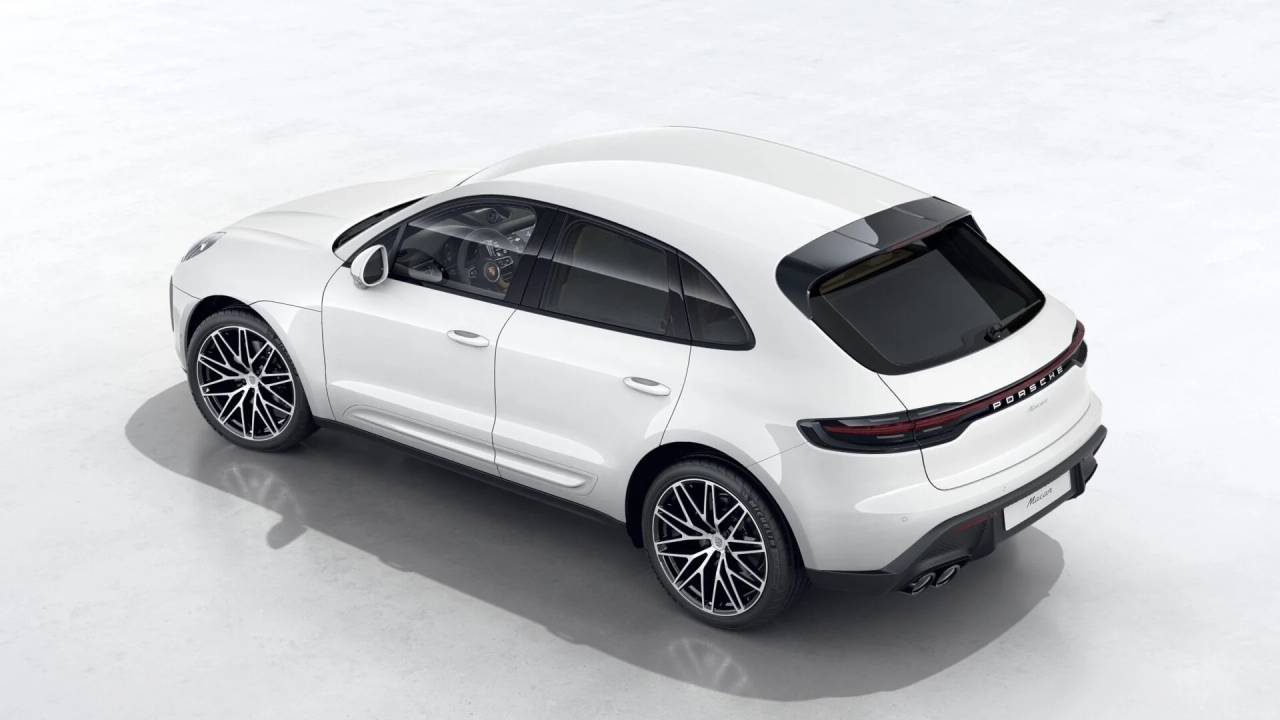 Thumbnail: 2026 Porsche Macan - 4