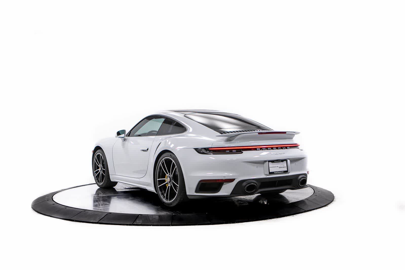Thumbnail: 2021 Porsche 911 - 3