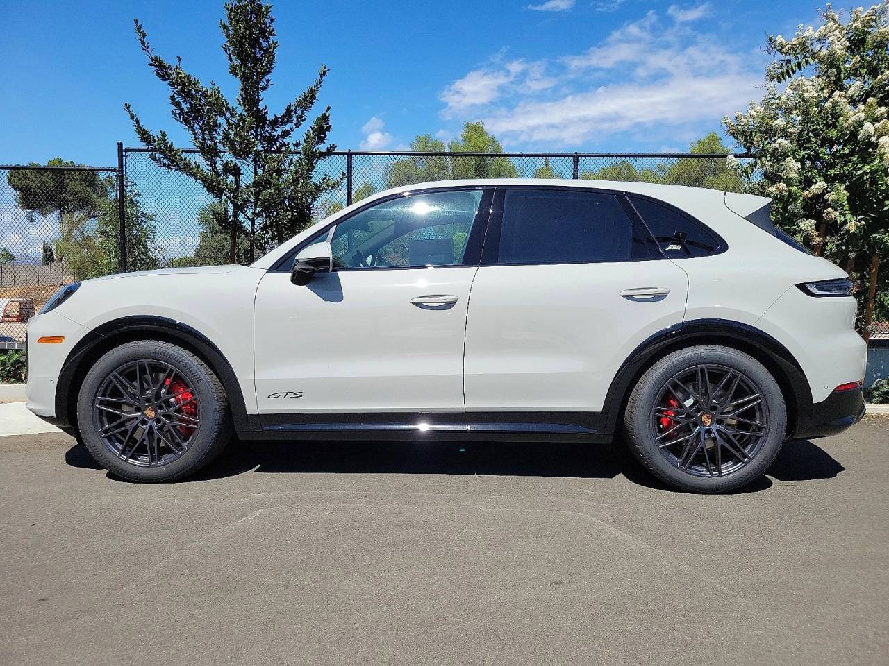 Thumbnail: 2026 Porsche Cayenne - 2