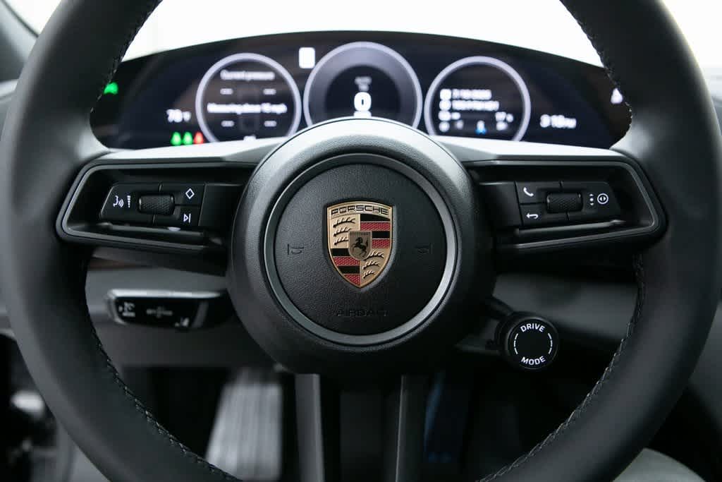 Thumbnail: 2025 Porsche Taycan - 14